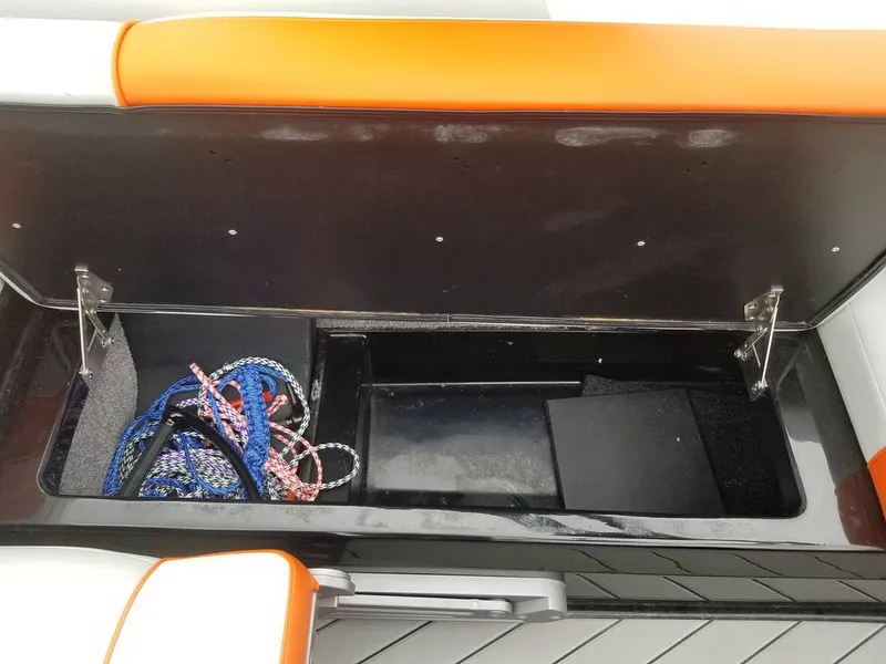 Slide: The Image of Malibu 22 MXZ Wakesetter 2019 - 9913685