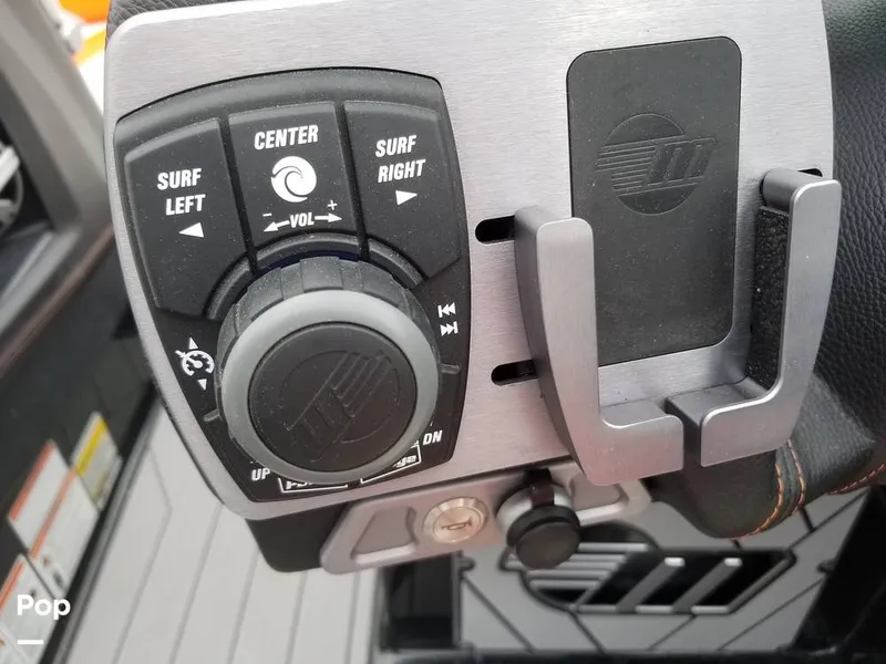 Slide: The Image of Malibu 22 MXZ Wakesetter 2019 - 9913703