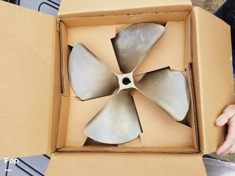 Slide: The Image of Extra Prop - 9913595