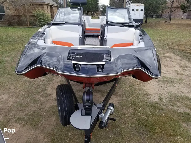 Slide: The Image of Malibu 22 MXZ Wakesetter 2019 - 9913589