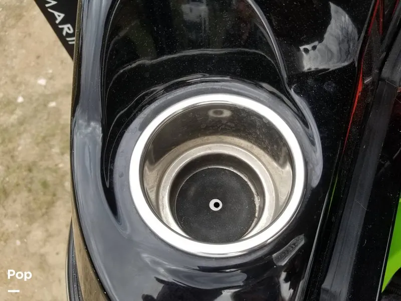 Slide: The Image of Beverage Holders - 9913611