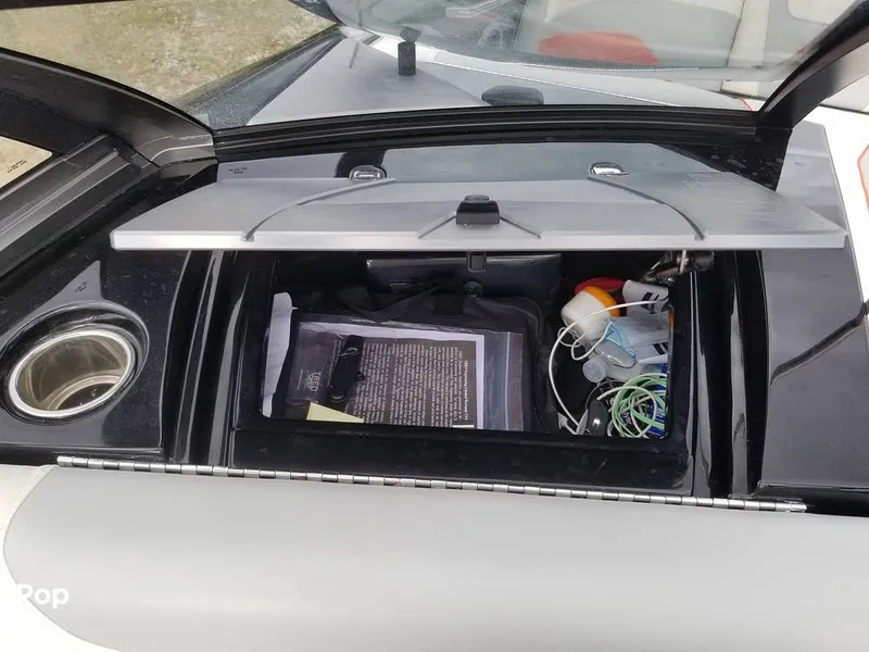 Slide: The Image of Glove Box - 9913650