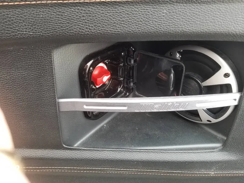 Slide: The Image of Grab Rails - 9913651