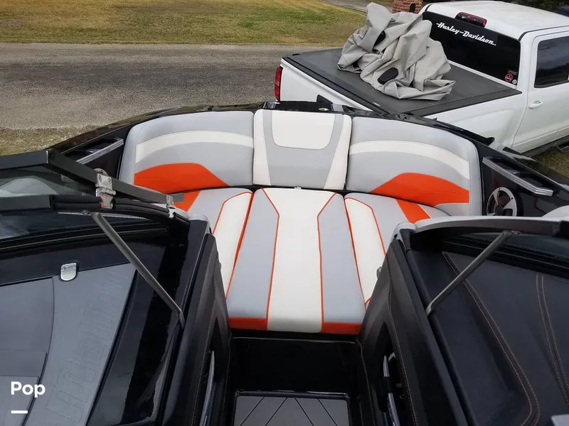 Slide: The Image of Malibu 22 MXZ Wakesetter 2019 - 9913666