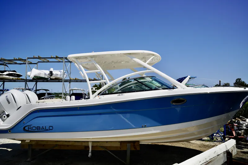 The Image of Robalo R317 2026 - 0