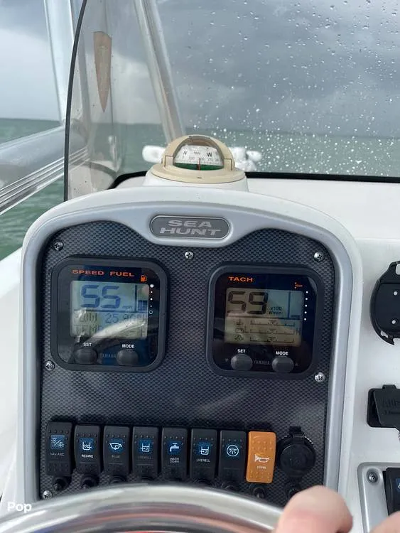 Slide: The Image of Sea Hunt 24 BR 2013 - 9828448