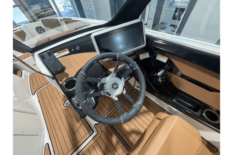 Slide: The Image of Yamaha 222SE 2025 - 10