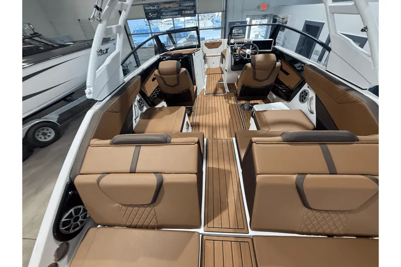 Slide: The Image of Yamaha 222SE 2025 - 6