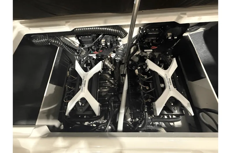 Slide: The Image of Yamaha 222SE 2025 - 7