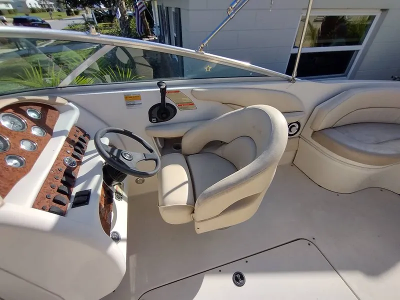 Slide: The Image of Sea Ray 260 Signature 2001 - 11679671