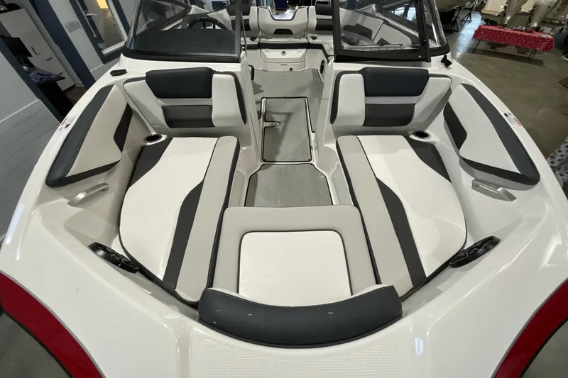 Slide: The Image of Yamaha AR195 2025 - 11