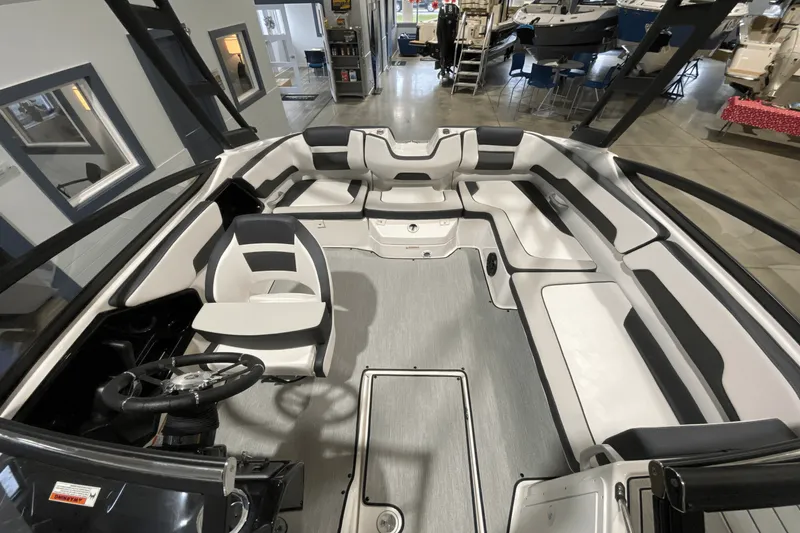 Slide: The Image of Yamaha AR195 2025 - 5