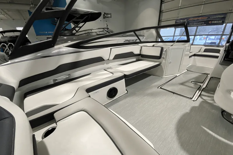 Slide: The Image of Yamaha AR195 2025 - 7