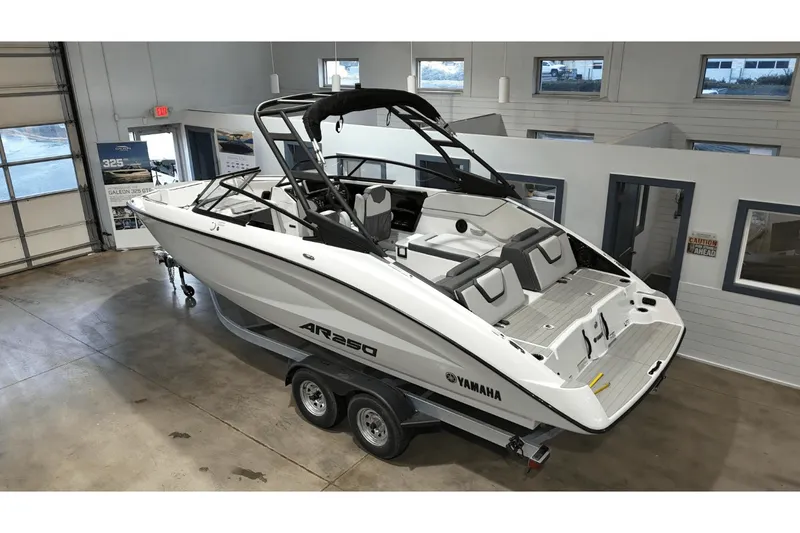 Slide: The Image of Yamaha AR250 2025 - 2