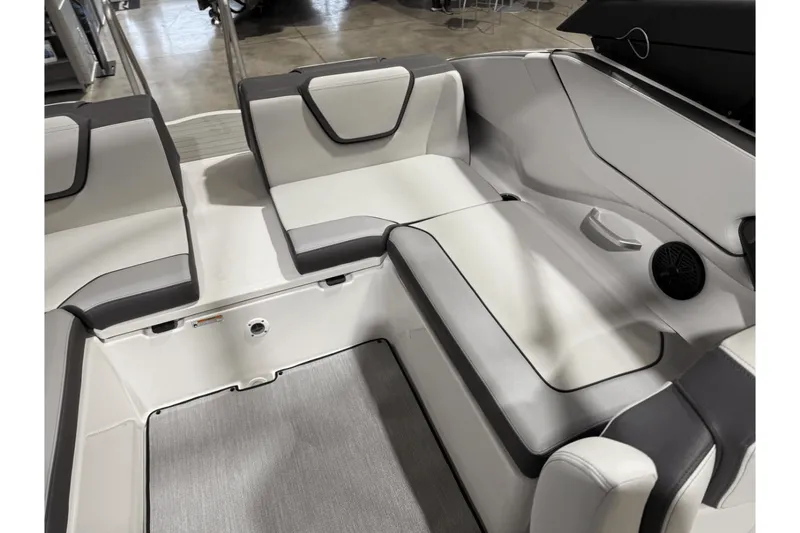 Slide: The Image of Yamaha AR250 2025 - 6