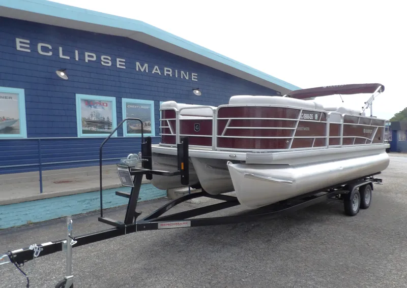 Slide: The Image of Sweetwater 2286 Tritoon 2022 - 5