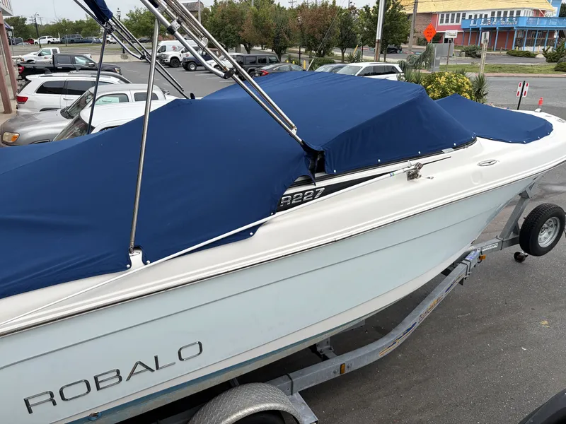 Slide: The Image of Robalo R227 2016 - 54