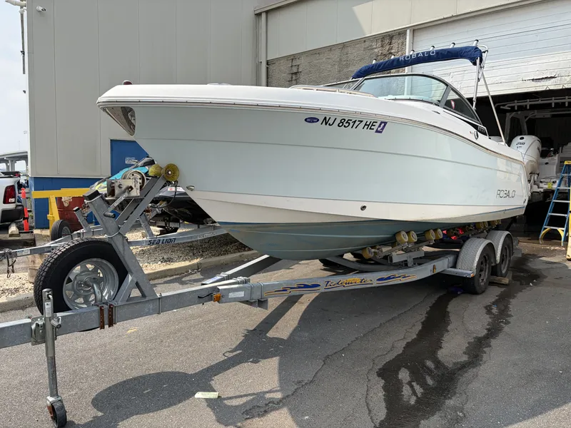 Slide: The Image of Robalo R227 2016 - 8
