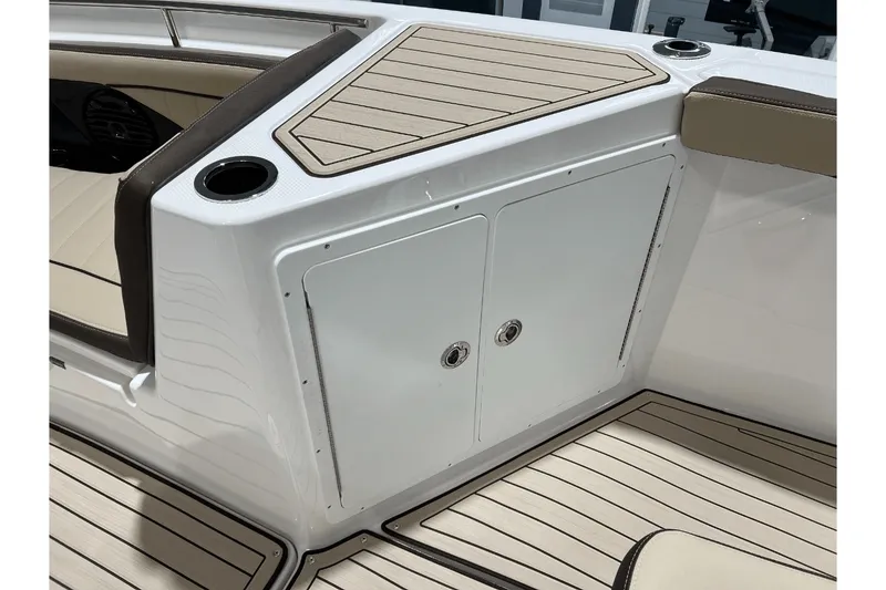 Slide: The Image of Yamaha 255 FSH Sport E 2025 - 18