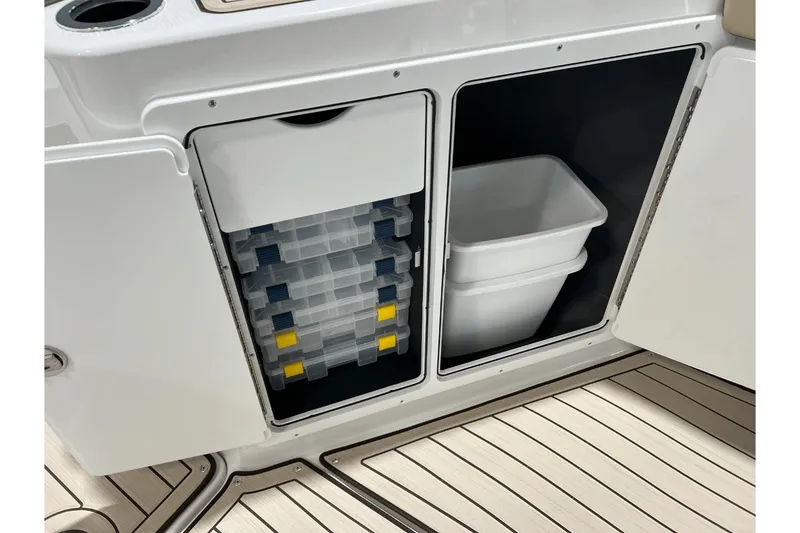 Slide: The Image of Yamaha 255 FSH Sport E 2025 - 19