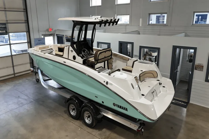 Slide: The Image of Yamaha 255 FSH Sport E 2025 - 2