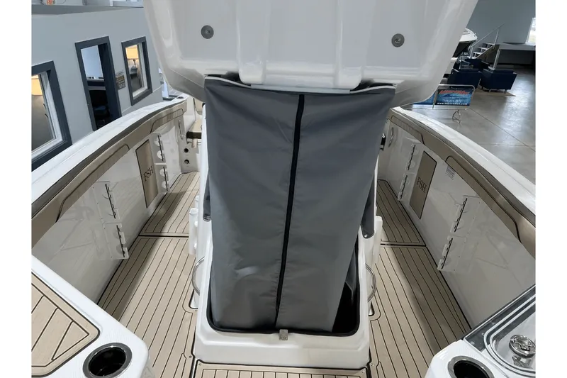 Slide: The Image of Yamaha 255 FSH Sport E 2025 - 21