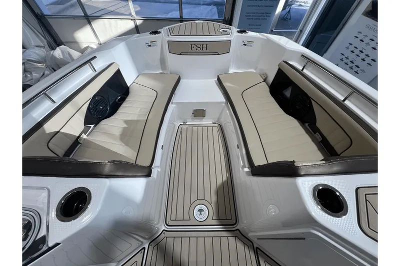 Slide: The Image of Yamaha 255 FSH Sport E 2025 - 22