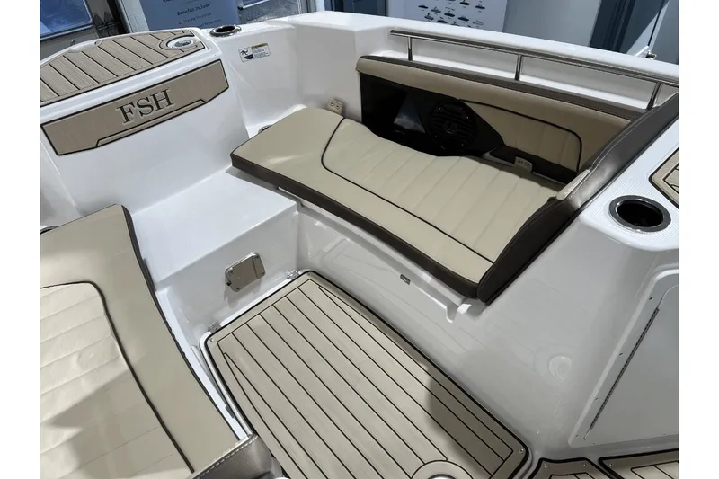 Slide: The Image of Yamaha 255 FSH Sport E 2025 - 23