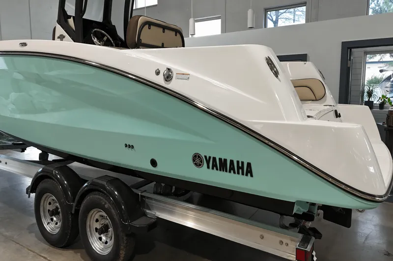 Slide: The Image of Yamaha 255 FSH Sport E 2025 - 3