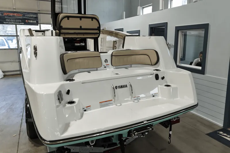 Slide: The Image of Yamaha 255 FSH Sport E 2025 - 4