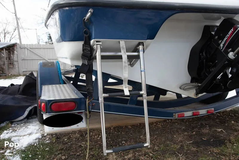 Slide: The Image of Crownline Boats 180BR 2003 - 9991182