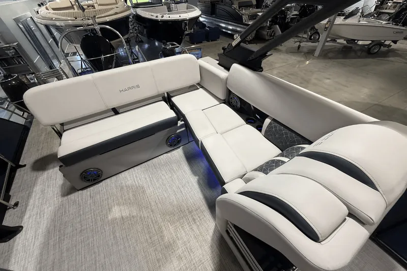 Slide: The Image of Harris 230 GRAND MARINER 2023 - 13