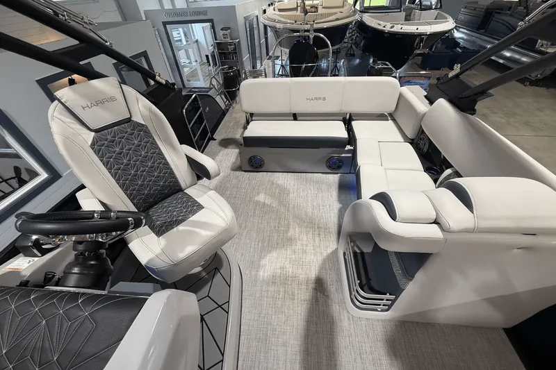 Slide: The Image of Harris 230 GRAND MARINER 2023 - 14