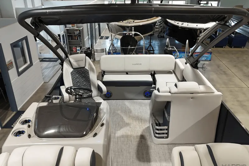 Slide: The Image of Harris 230 GRAND MARINER 2023 - 15