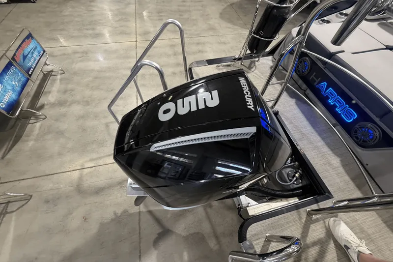 Slide: The Image of Harris 230 GRAND MARINER 2023 - 6