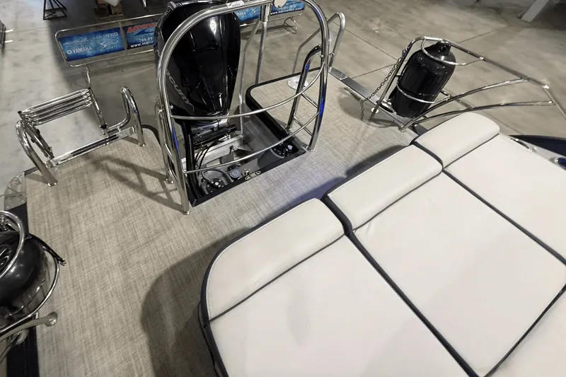 Slide: The Image of Harris 230 GRAND MARINER 2023 - 7