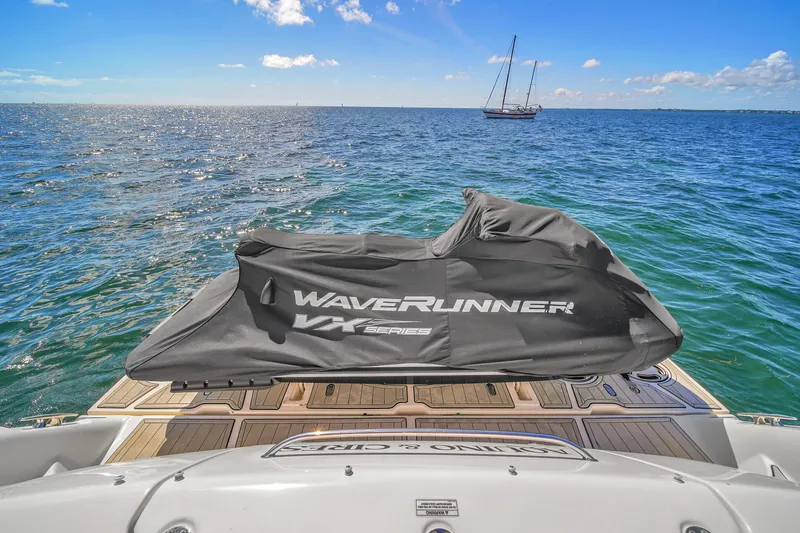 Slide: The Image of Sea Ray 500 Sundancer 2010 - 77