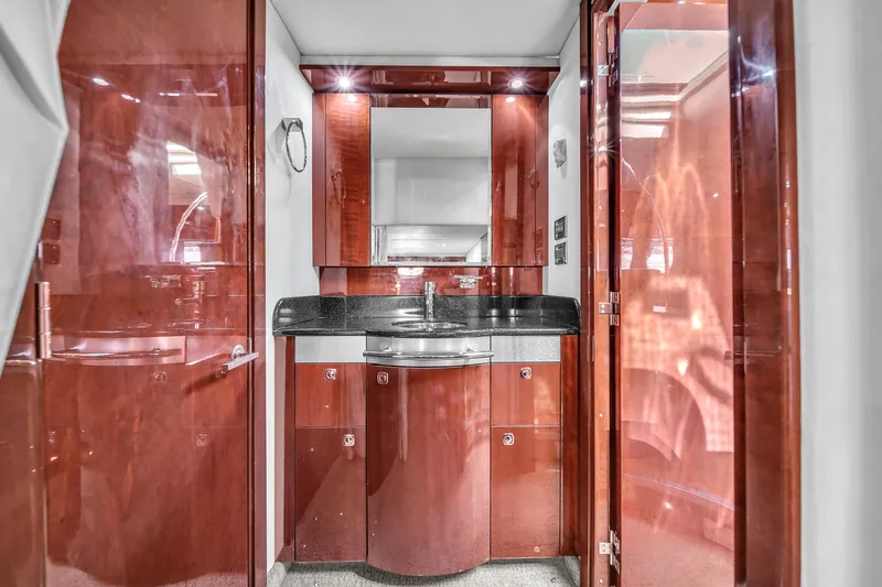Slide: The Image of Sea Ray 500 Sundancer 2010 - 49