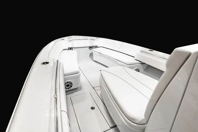 Slide: The Image of Contender 35ST CUSTOM BUILD 35' 2026 - 12