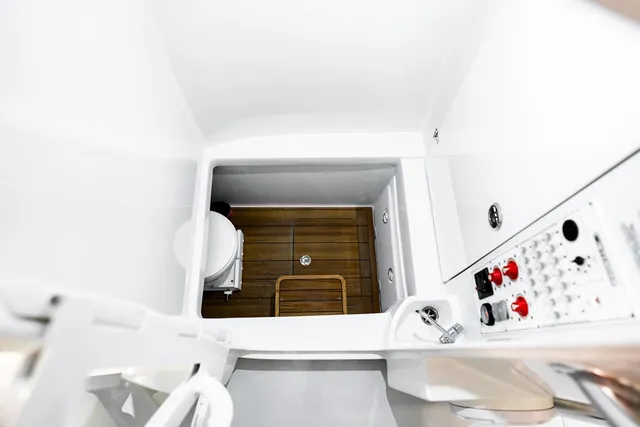 Slide: The Image of Contender 35ST CUSTOM BUILD 35' 2026 - 25