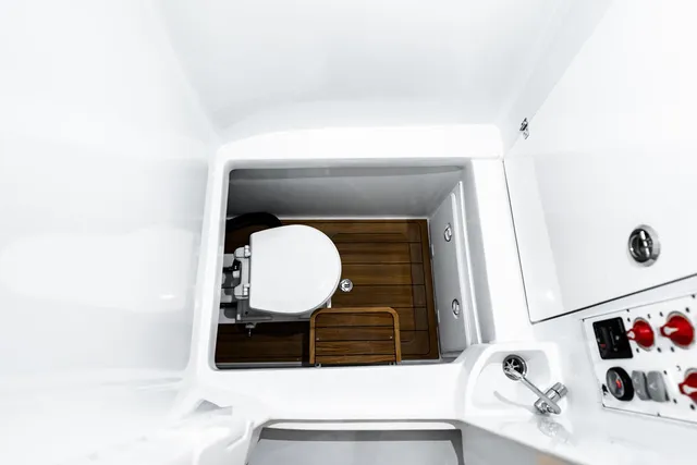 Slide: The Image of Contender 35ST CUSTOM BUILD 35' 2026 - 27