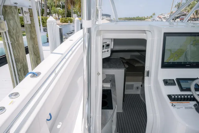 Slide: The Image of Contender 44FA CUSTOM BUILD 44' 2026 - 16