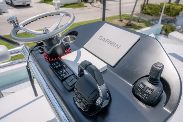 Slide: The Image of Contender 44FA CUSTOM BUILD 44' 2026 - 25