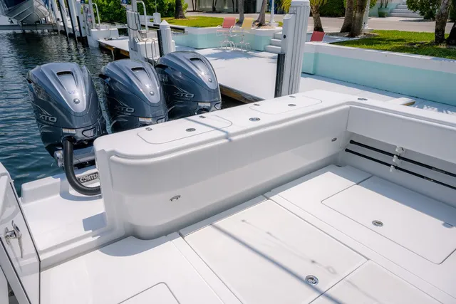 Slide: The Image of Contender 44FA CUSTOM BUILD 44' 2026 - 26