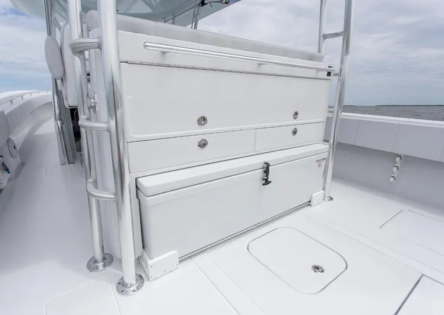 Slide: The Image of Contender 44FA CUSTOM BUILD 44' 2026 - 35