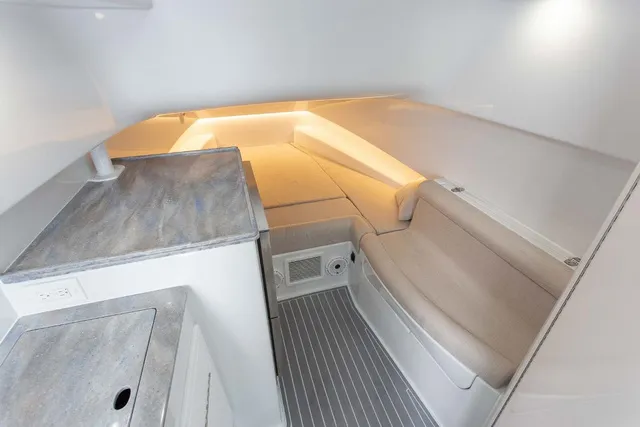 Slide: The Image of Contender 44FA CUSTOM BUILD 44' 2026 - 39