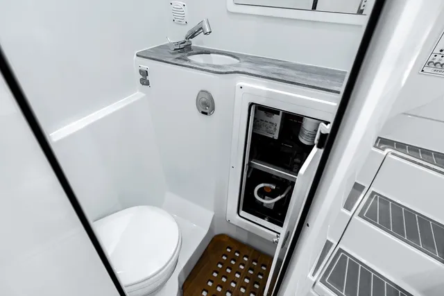 Slide: The Image of Contender 44FA CUSTOM BUILD 44' 2026 - 65