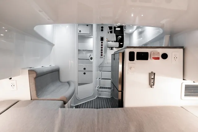 Slide: The Image of Contender 44FA CUSTOM BUILD 44' 2026 - 67