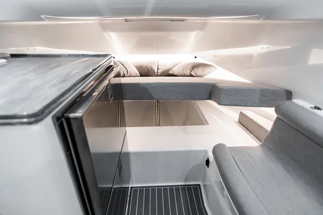 Slide: The Image of Contender 44FA CUSTOM BUILD 44' 2026 - 70