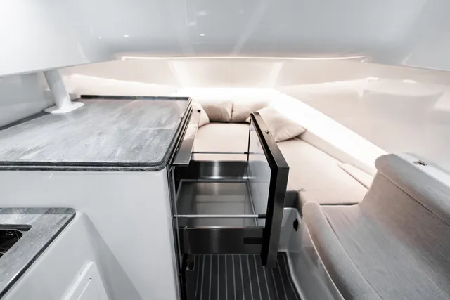 Slide: The Image of Contender 44FA CUSTOM BUILD 44' 2026 - 73